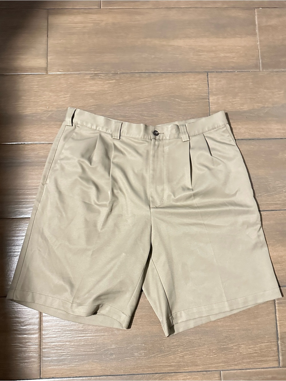 Ashworth Men's Classic Pleated Khaki Shorts